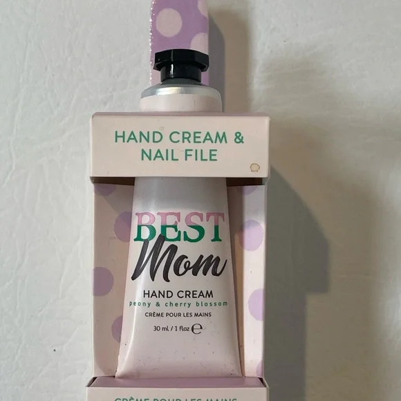 Tory Burch Perfume, Charcoal Peel Off Mask, Hand Cream & Nail File, Body Spray - Picture 6 of 15